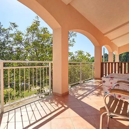 Apartment Ferienwohnung Fur 3 Personen Ca 35 Qm In Novigrad, Istrien Istrische Riviera - B60671